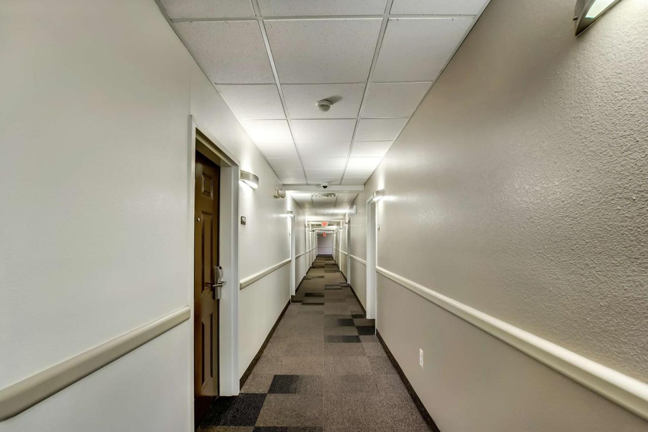 | Studio 6-East Brunswick, NJ - NYC Area