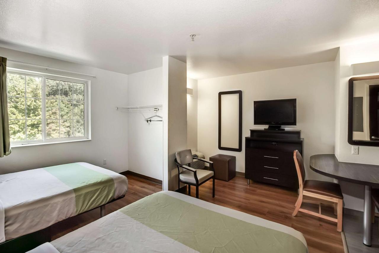 | Studio 6-East Brunswick, NJ - NYC Area
