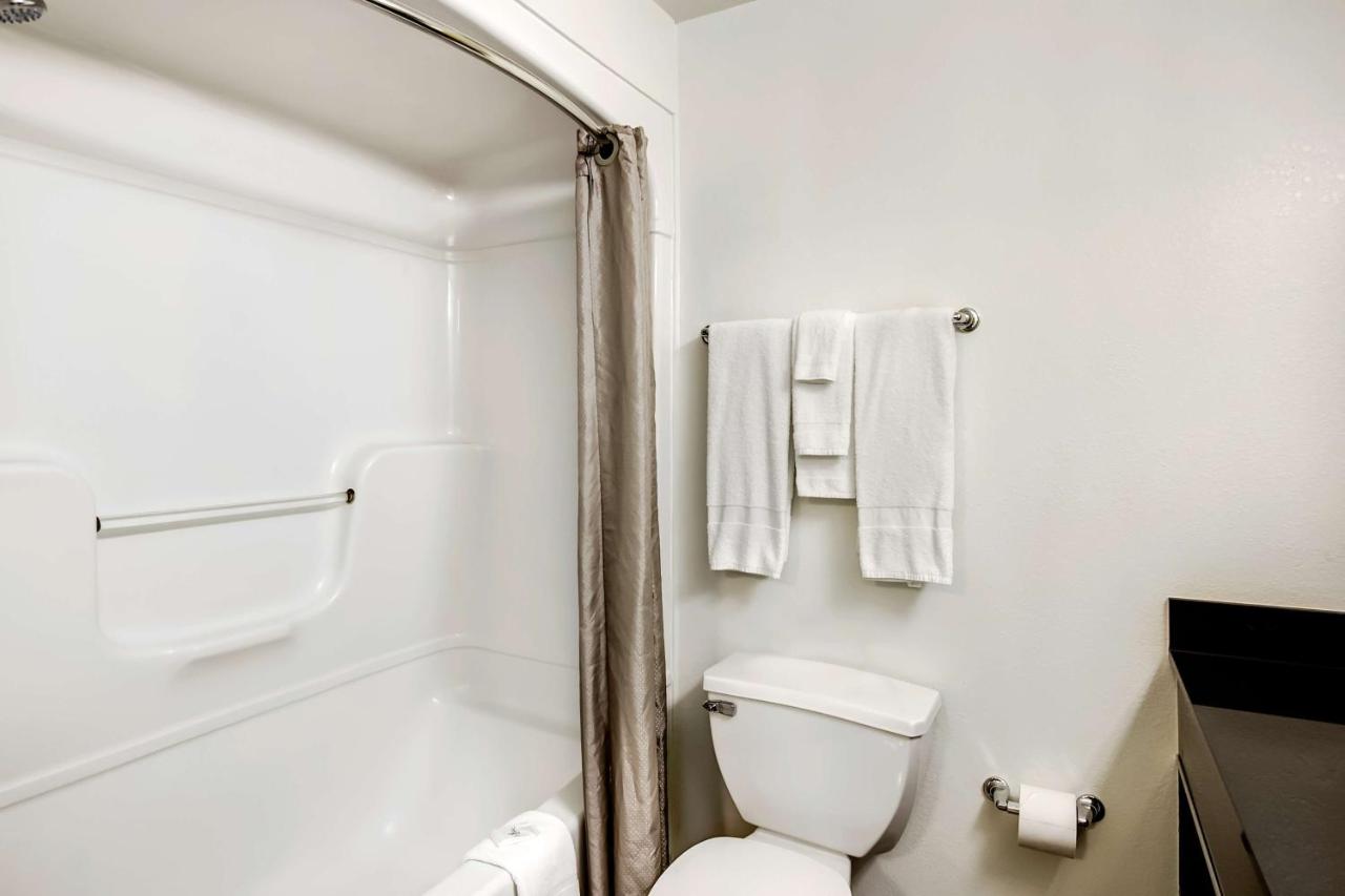 | Studio 6-East Brunswick, NJ - NYC Area