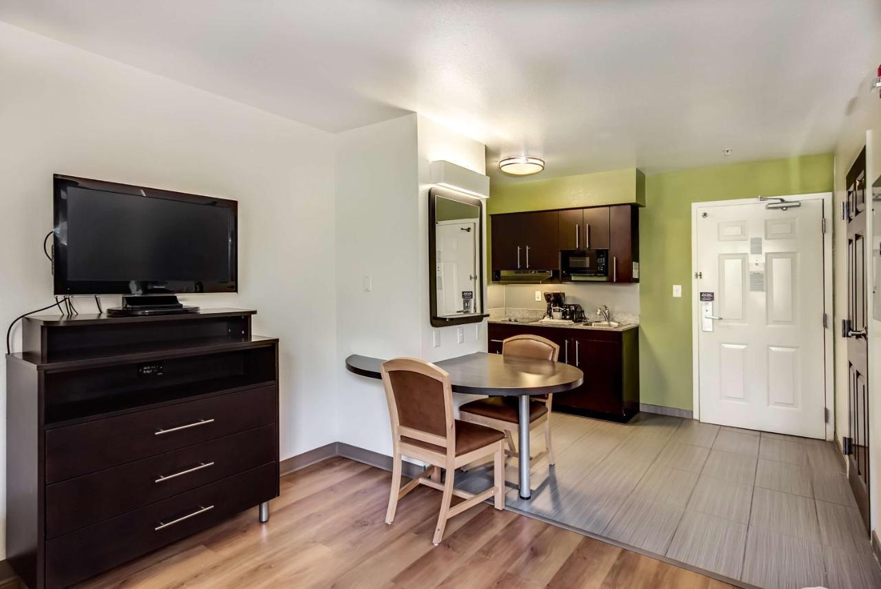 | Studio 6-East Brunswick, NJ - NYC Area