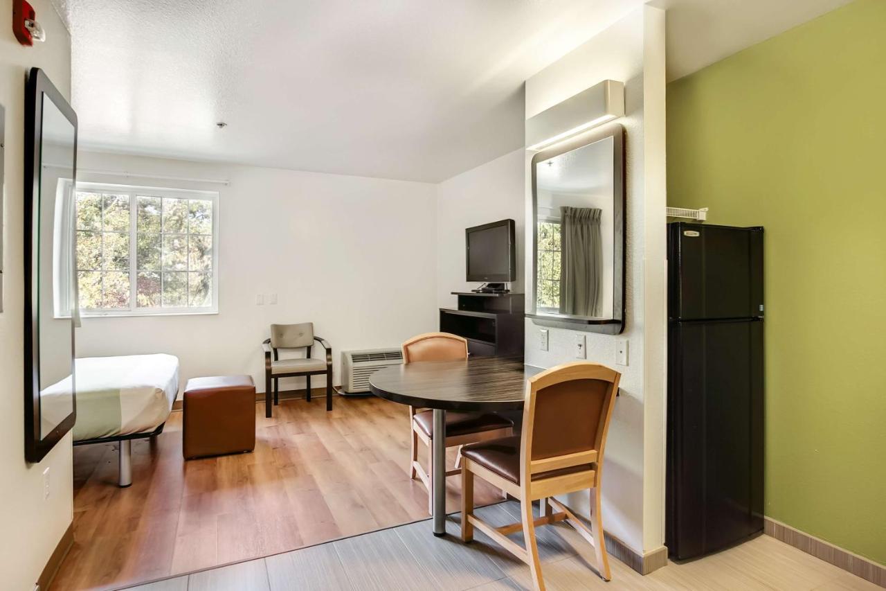| Studio 6-East Brunswick, NJ - NYC Area