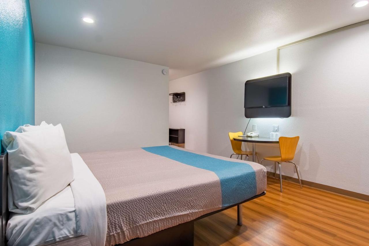  | Motel 6-San Bernardino, CA - Downtown