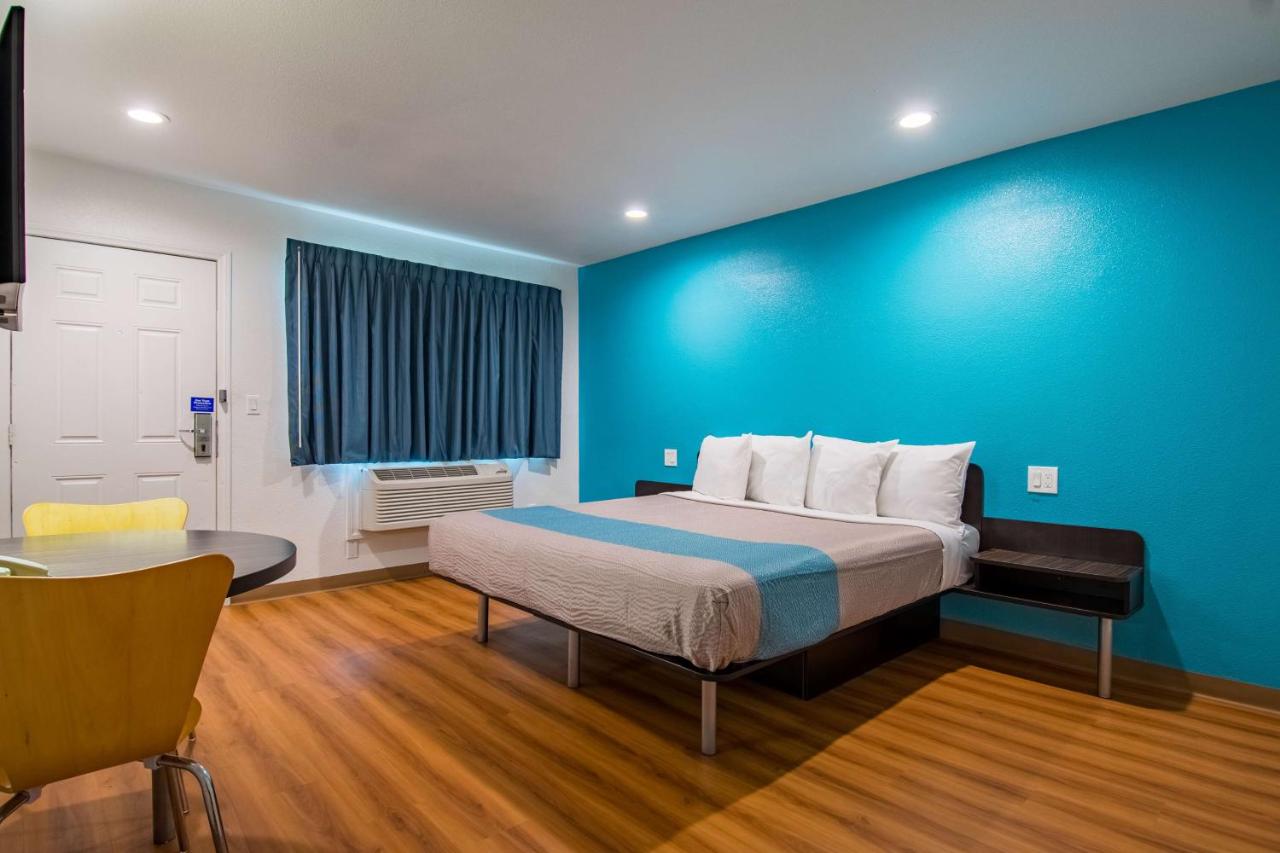  | Motel 6-San Bernardino, CA - Downtown