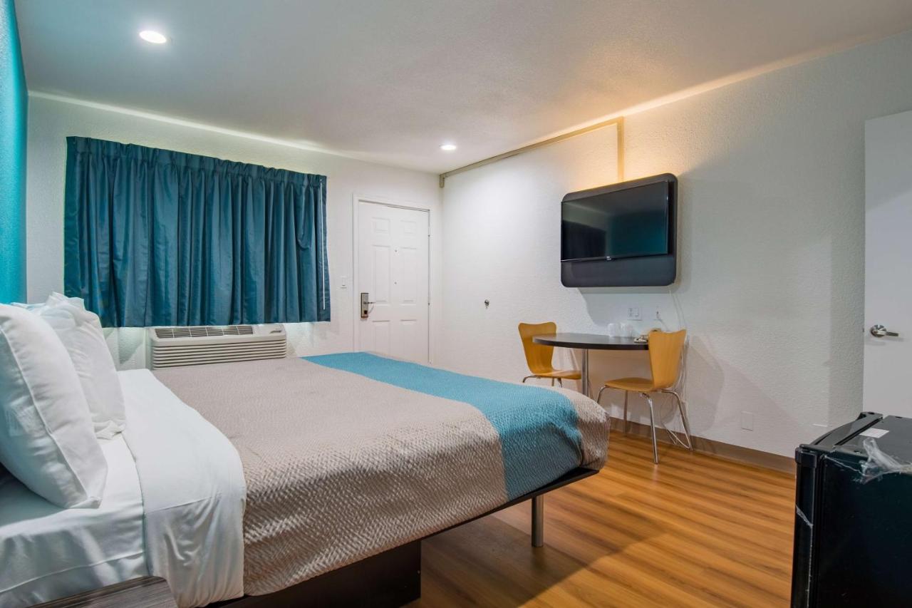 Motel 6-San Bernardino, CA - Downtown