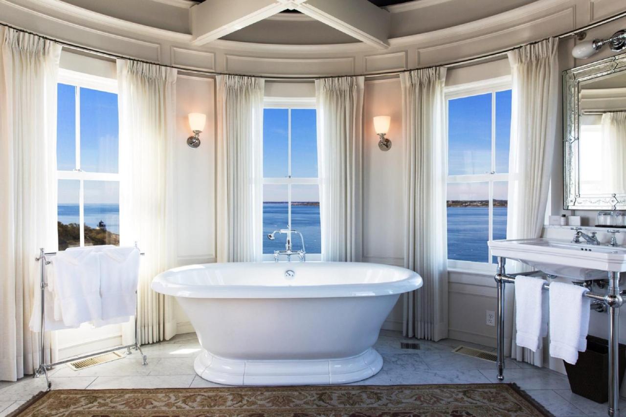 Deluxe King Suite at Castle Hill Inn