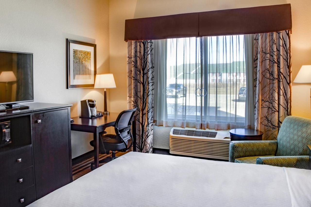 Standard Room at Holiday Inn Express & Suites Nevada by IHG