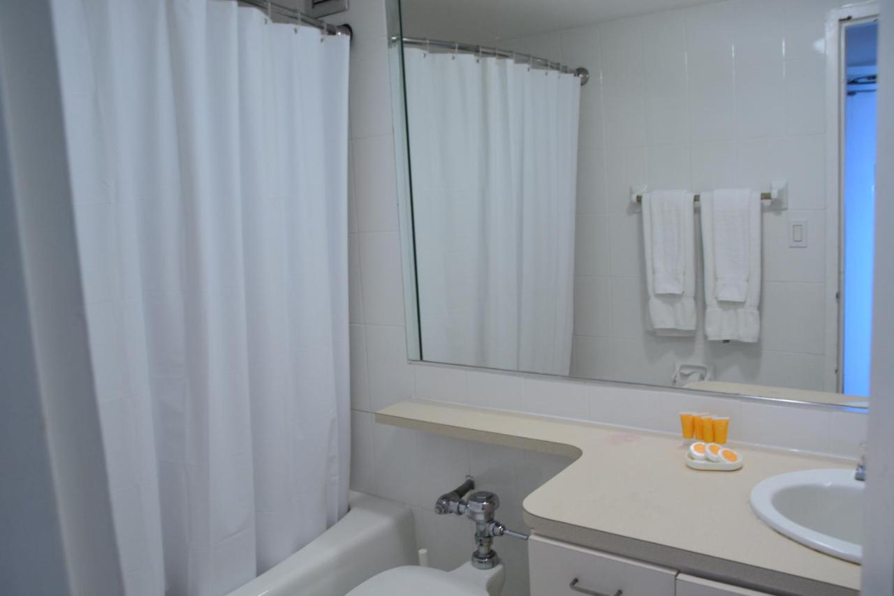 Studio with Bay View at New Point Miami Beach Apartments