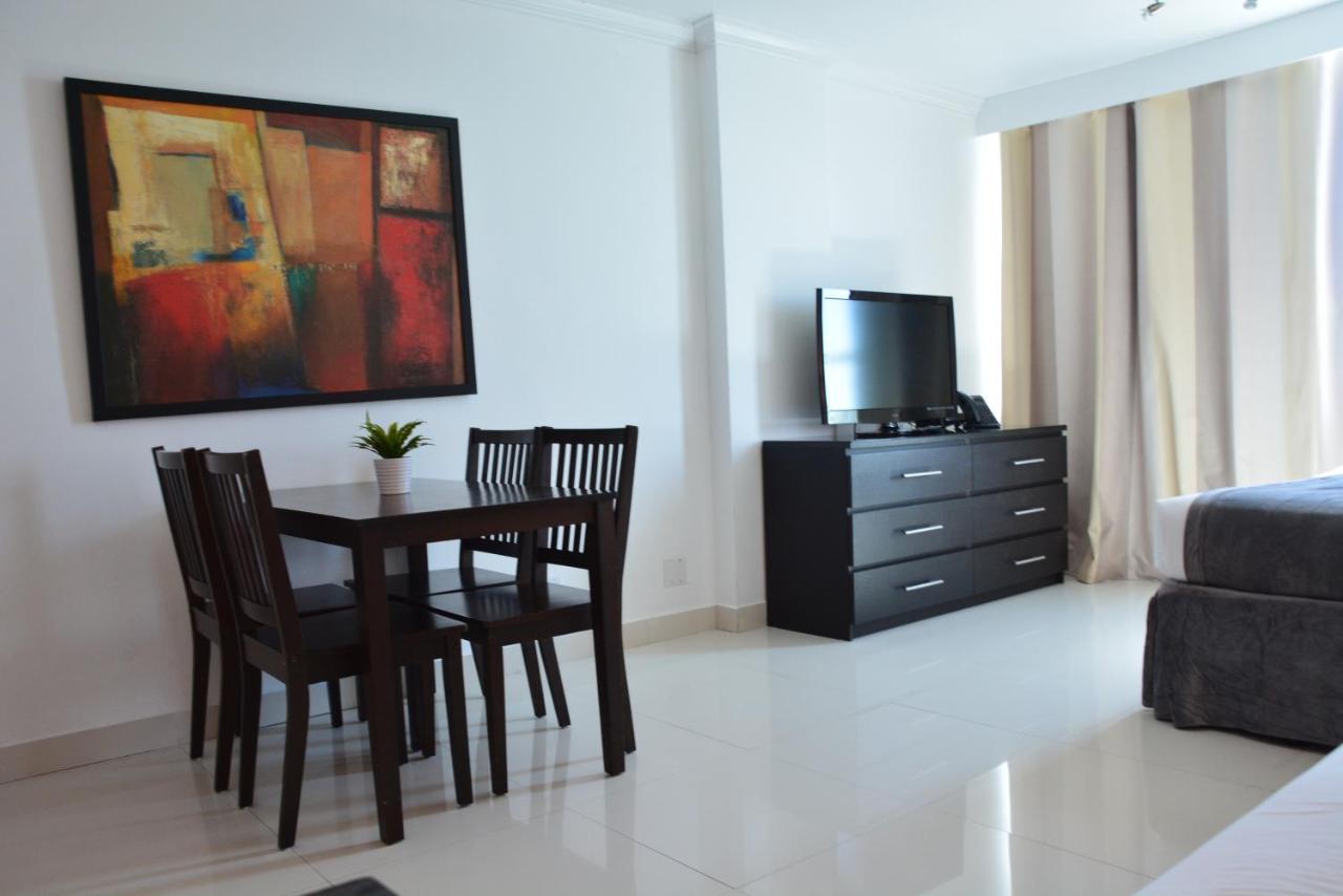 Studio with Bay View at New Point Miami Beach Apartments