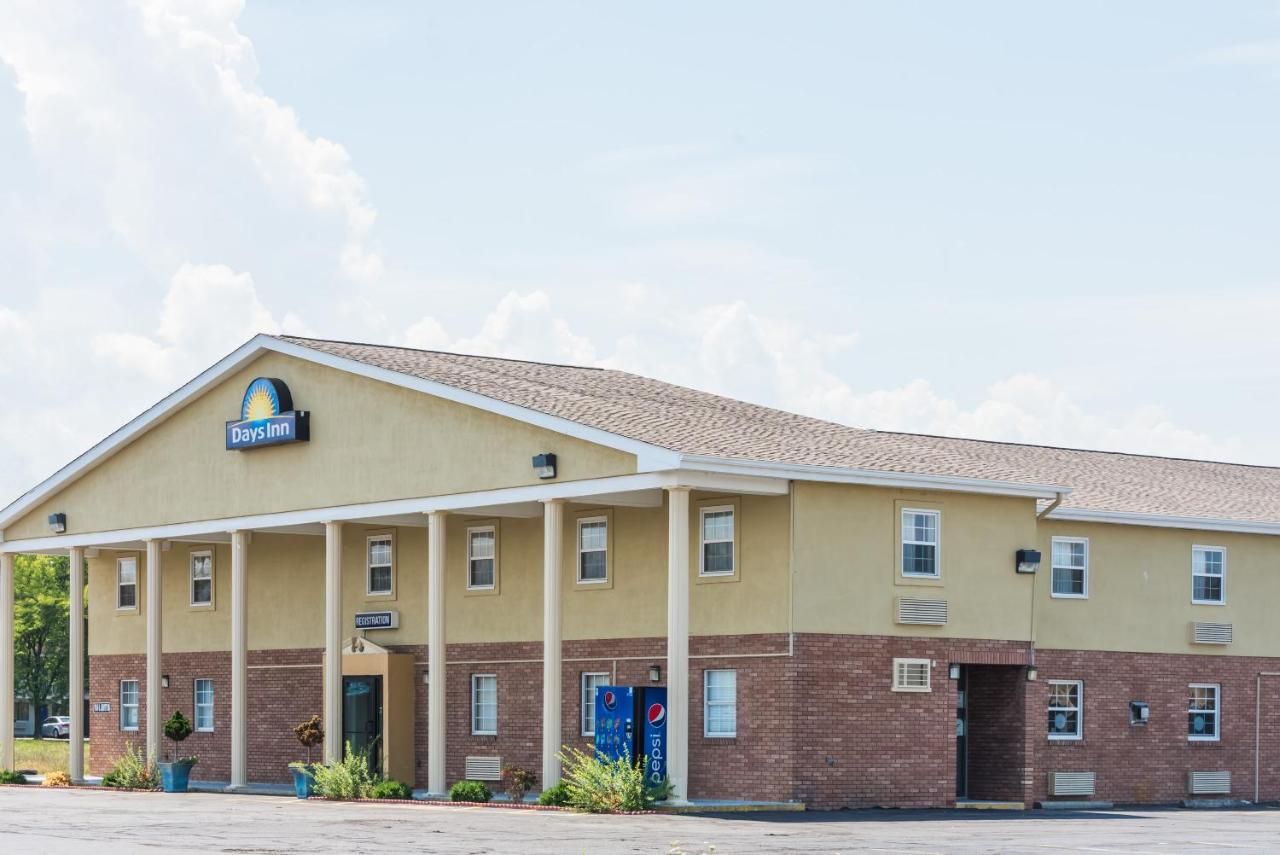 | Days Inn by Wyndham Amherst
