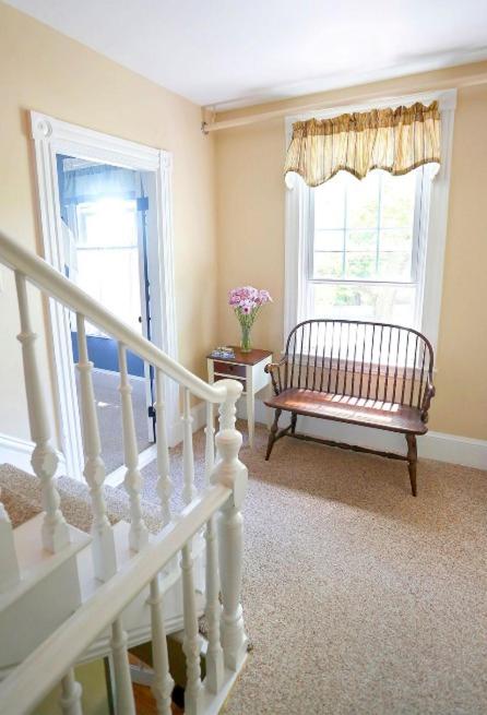 | Kendall Tavern Inn Bed and Breakfast