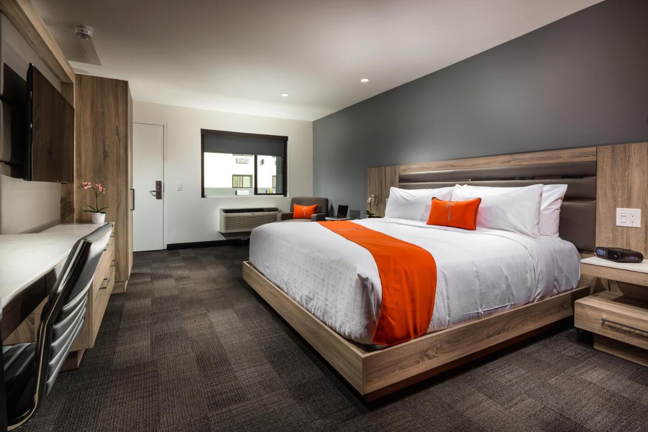 | Canoga Hotel at Warner Center