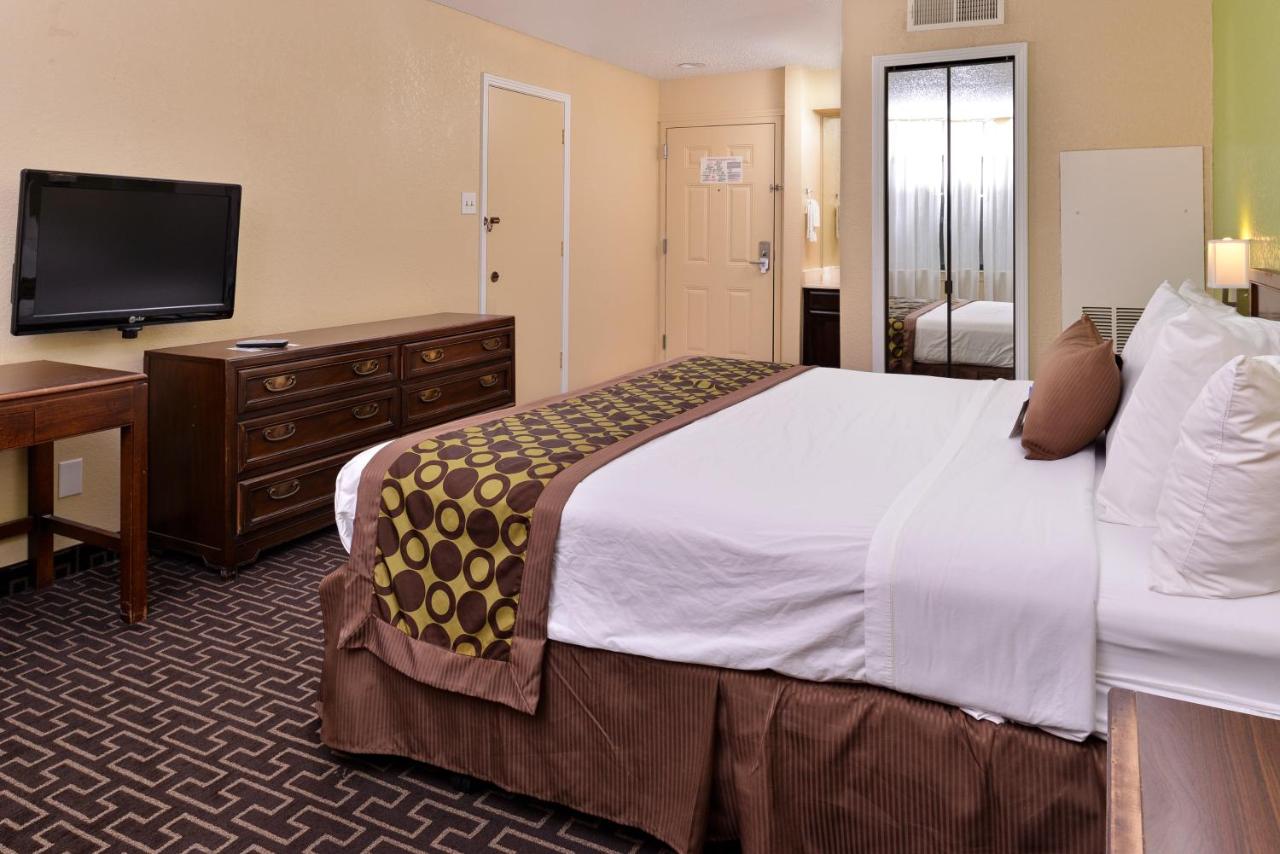King Room - Non-Smoking at Americas Best Value Inn & Suites Extended Stay Tulsa