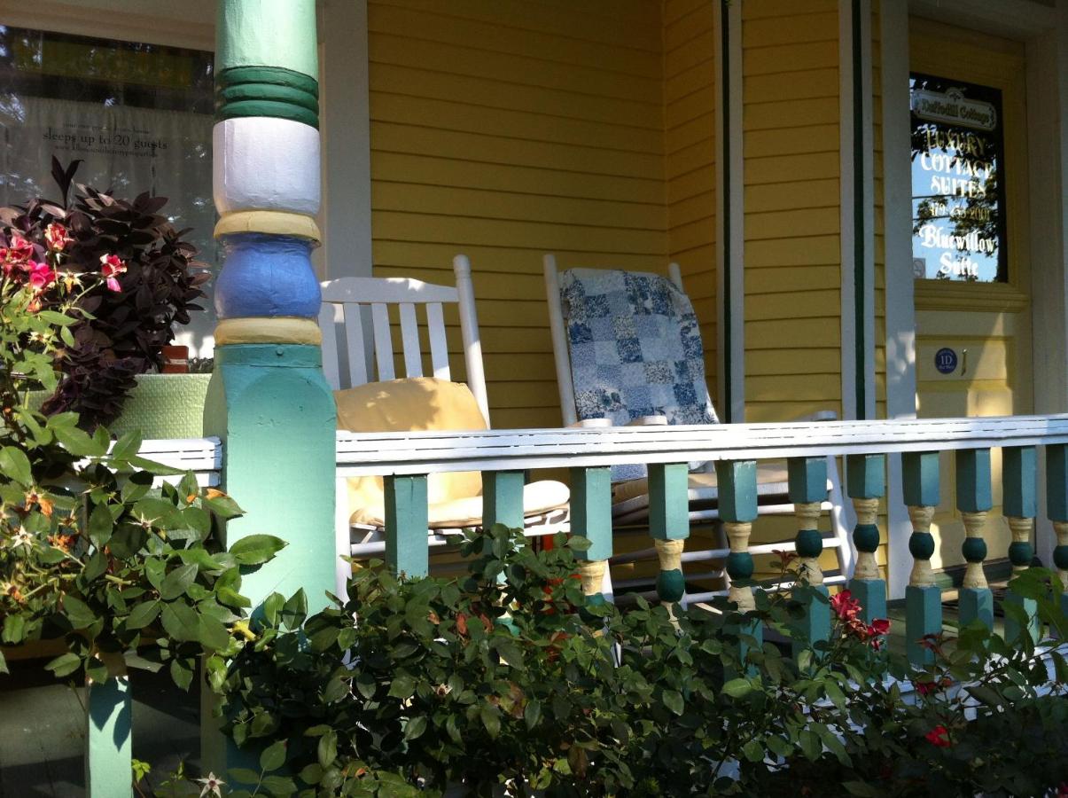 Blue Willow at Daffodil Cottage at All Seasons Inn