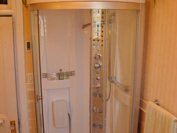 | Manayunk Chambers Guest House