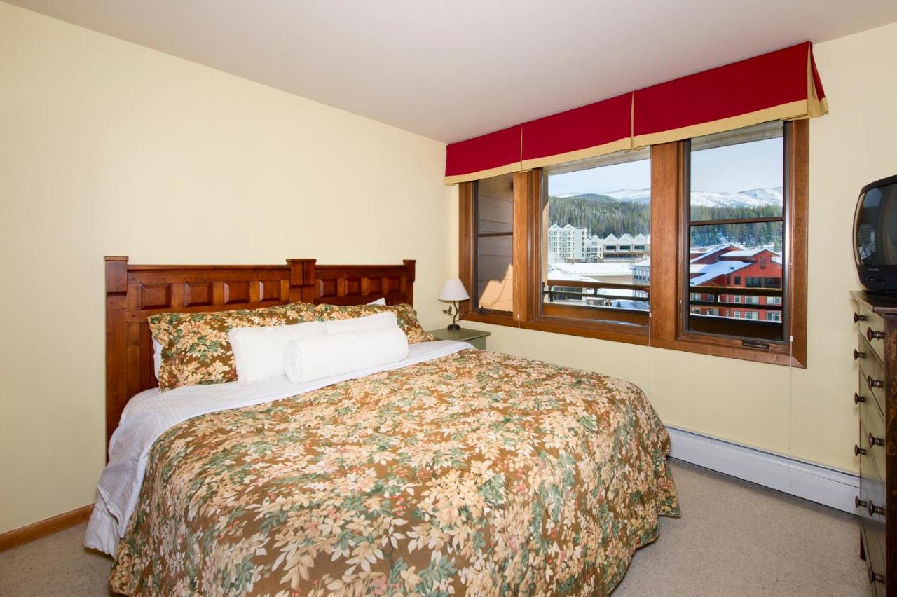 Deluxe One-Bedroom Apartment at Zephyr Mountain Lodge