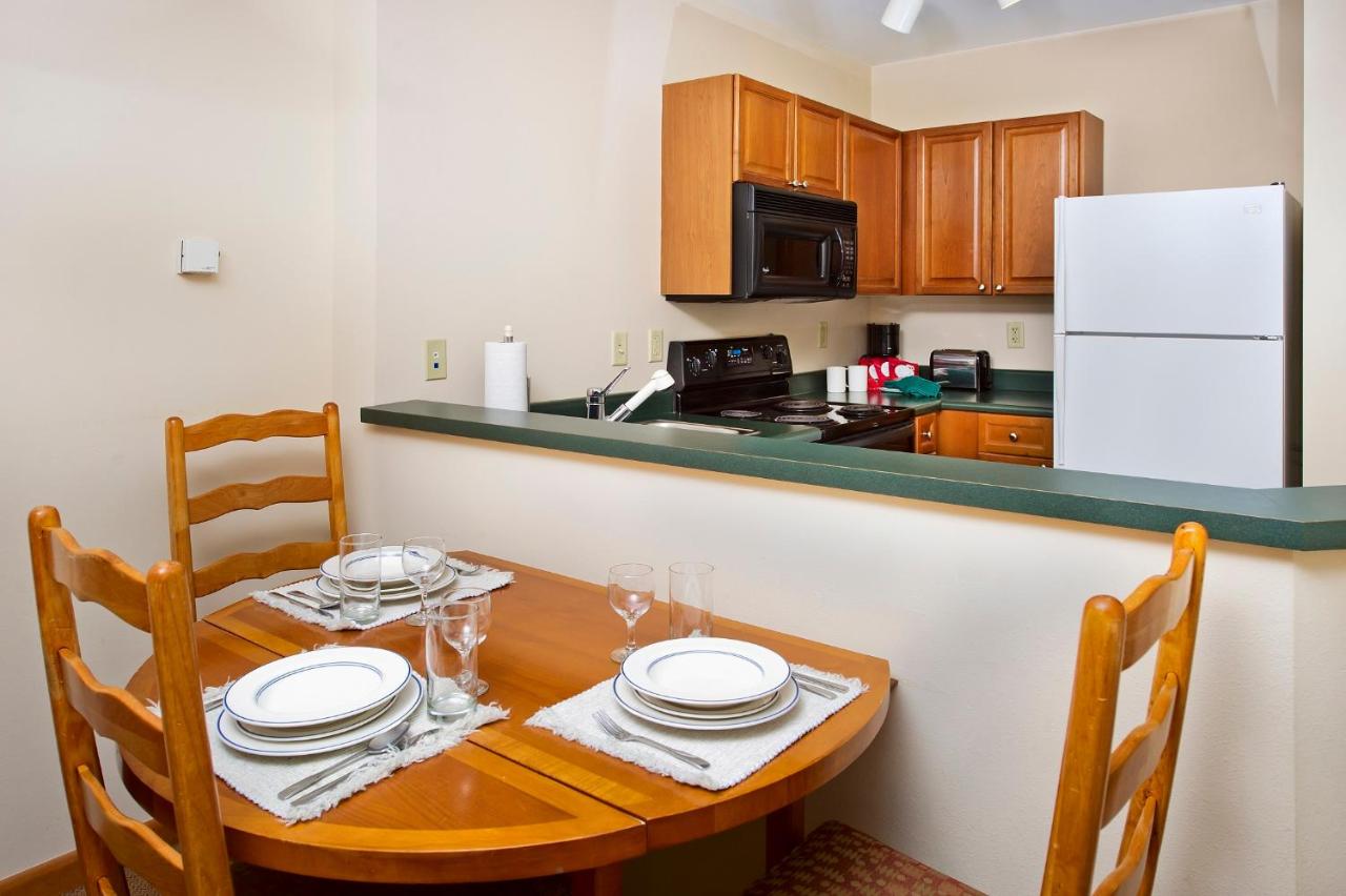 Standard One-Bedroom Apartment at Zephyr Mountain Lodge