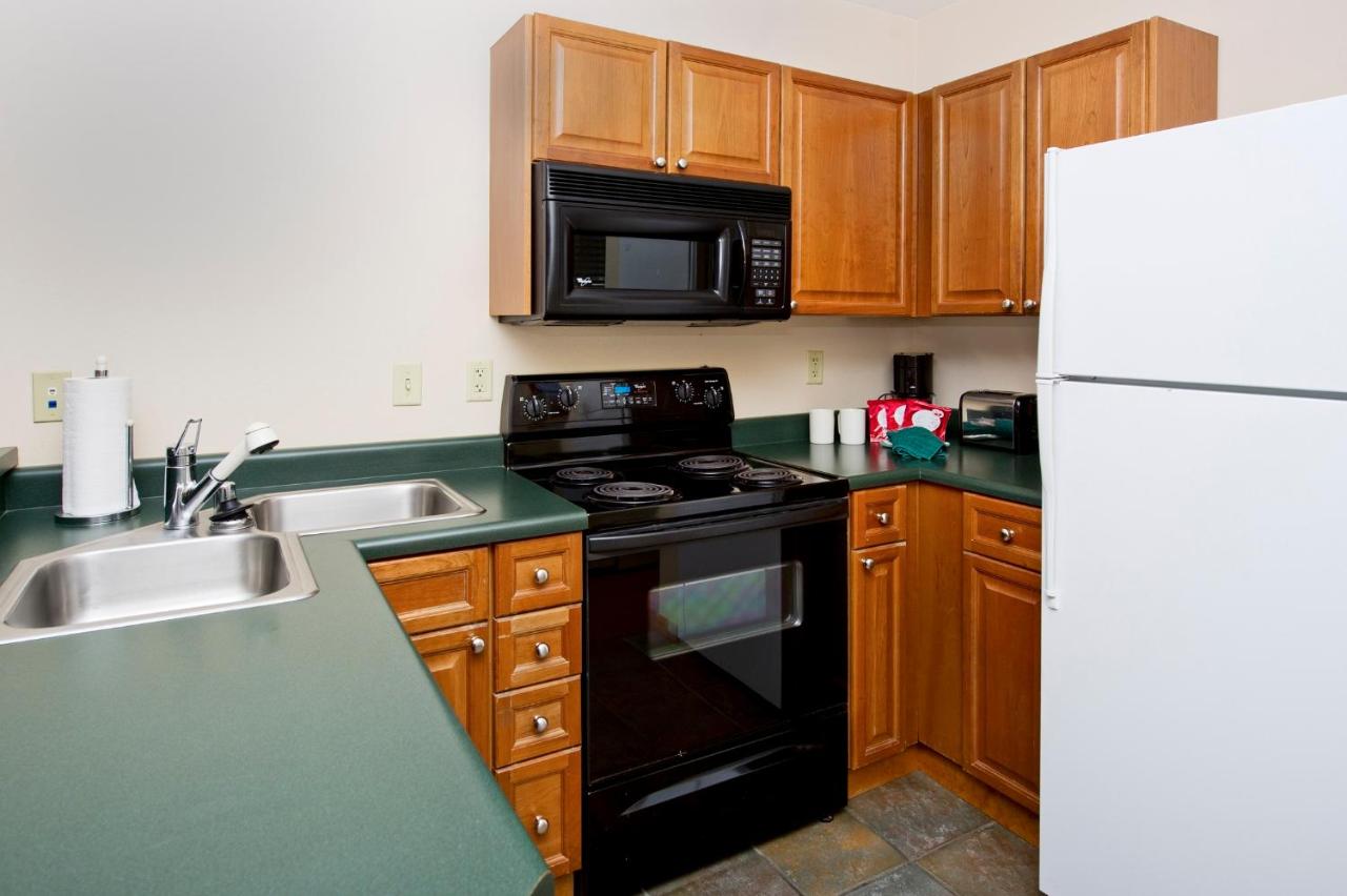 Standard One-Bedroom Apartment at Zephyr Mountain Lodge