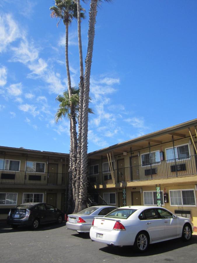 | Civic Center Lodge / Lake Merritt BART