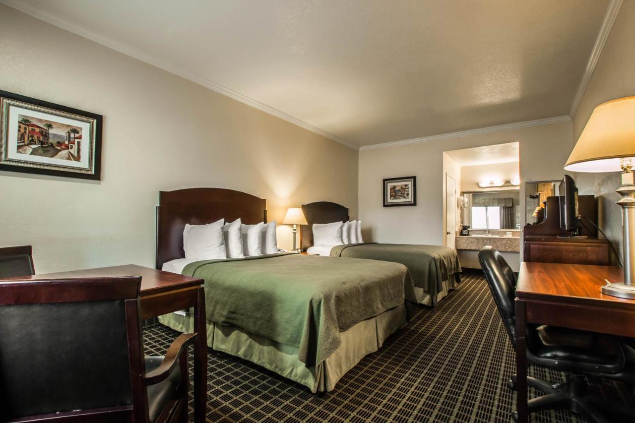 Standard Queen Room with Two Queen Beds and Roll In Shower - Accessible/Non-Smoking at Quality Inn Temecula Valley Wine Country