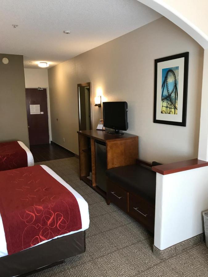 Queen Suite with Two Queen Beds - Non-Smoking at Comfort Suites Near Six Flags Magic Mountain
