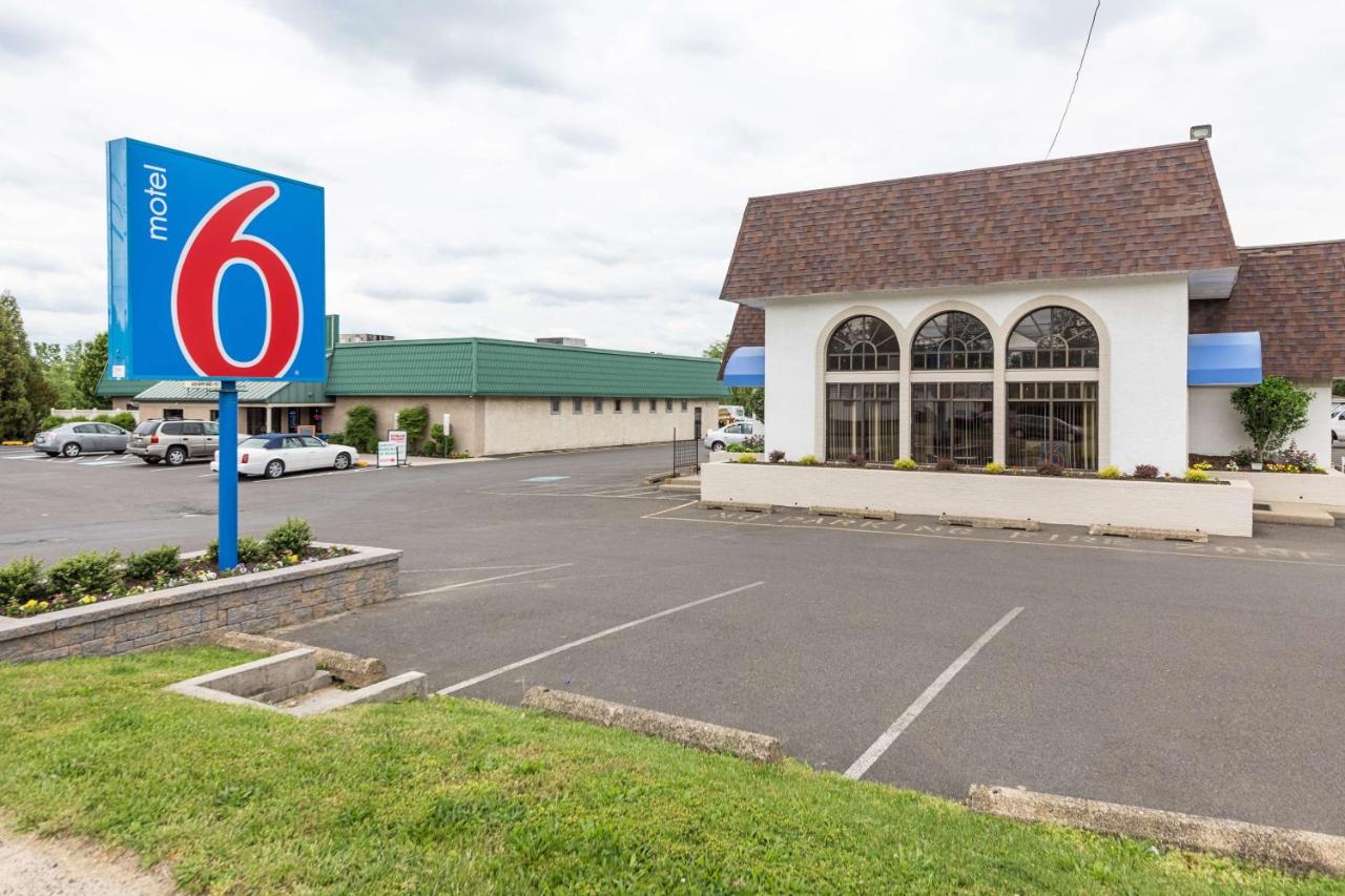 | Motel 6-Warminster, PA