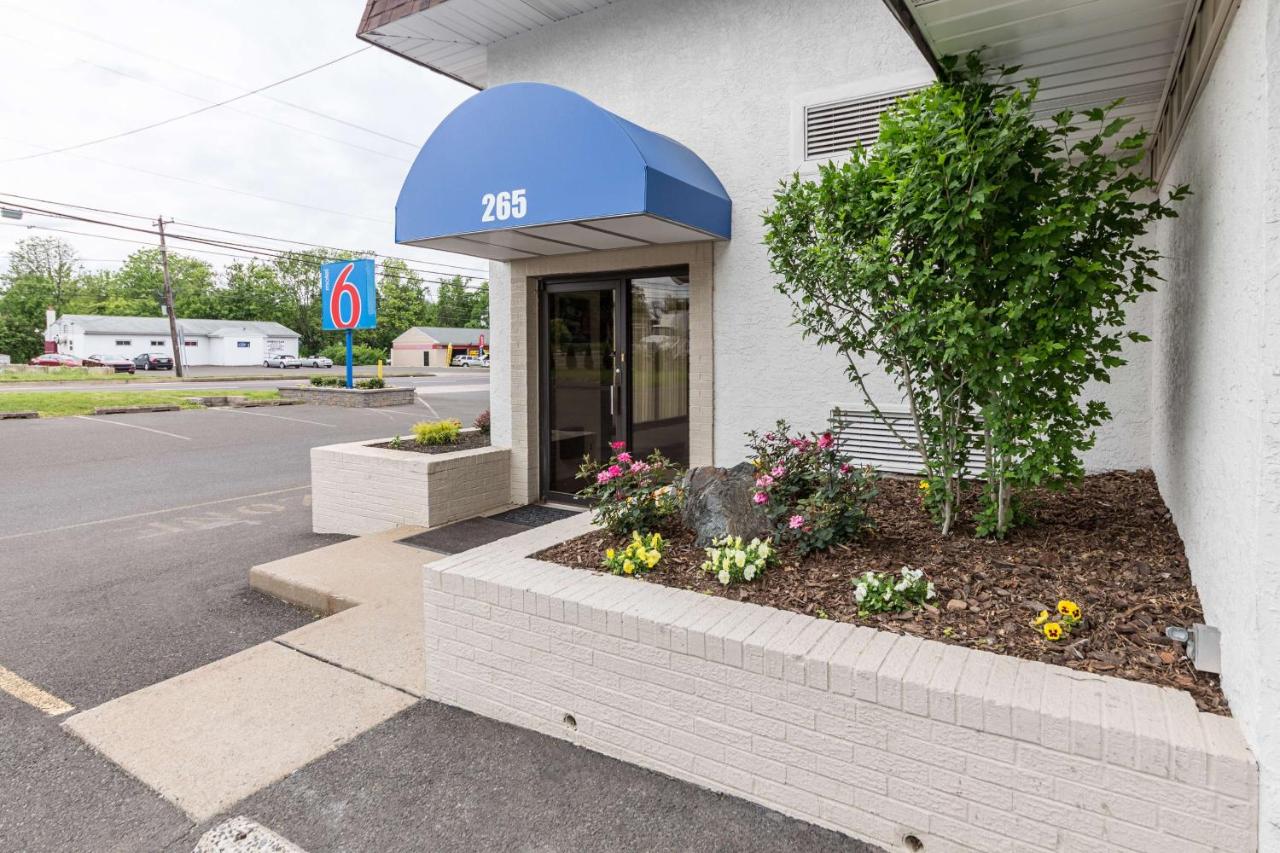 | Motel 6-Warminster, PA