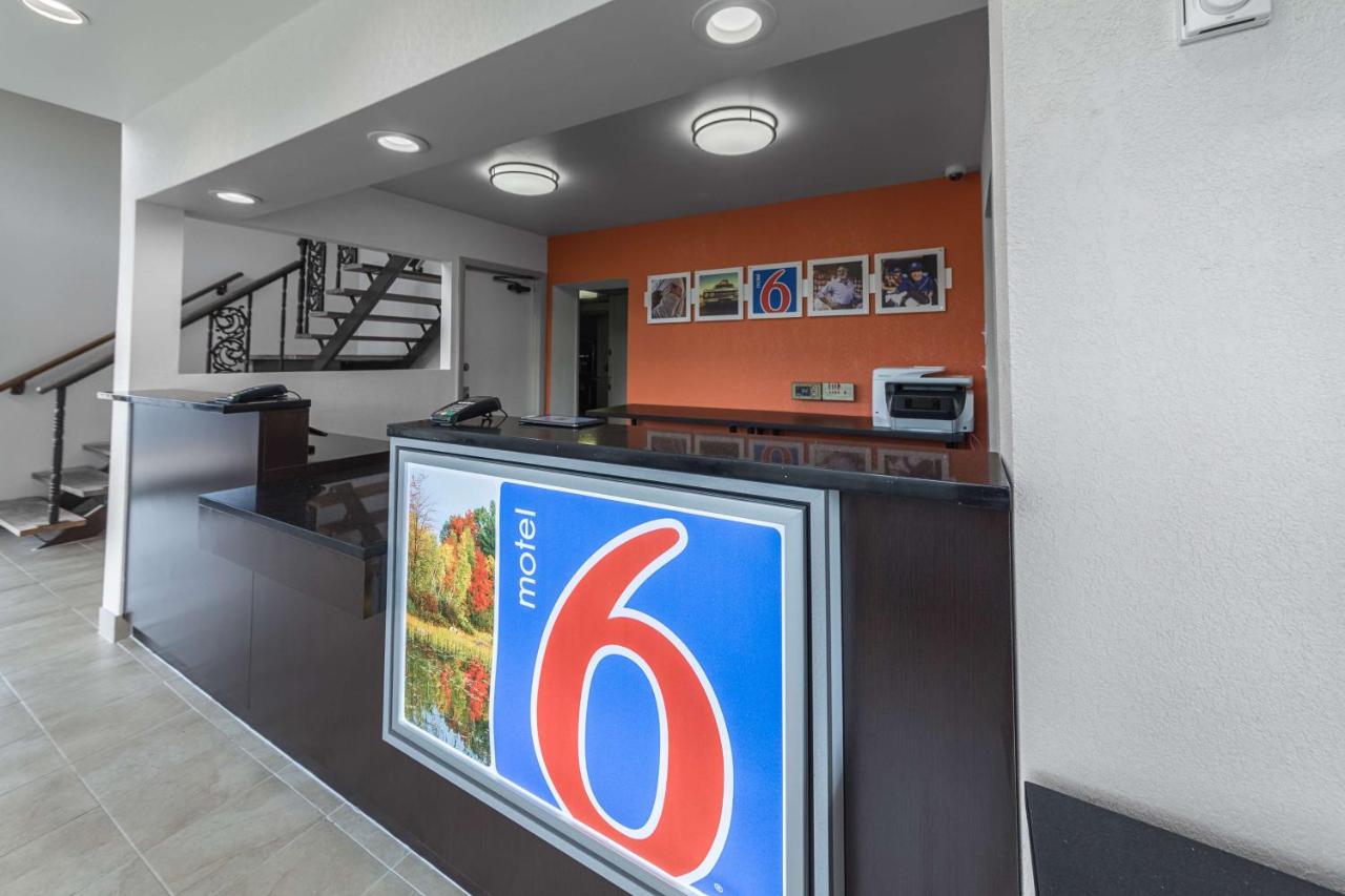 | Motel 6-Warminster, PA