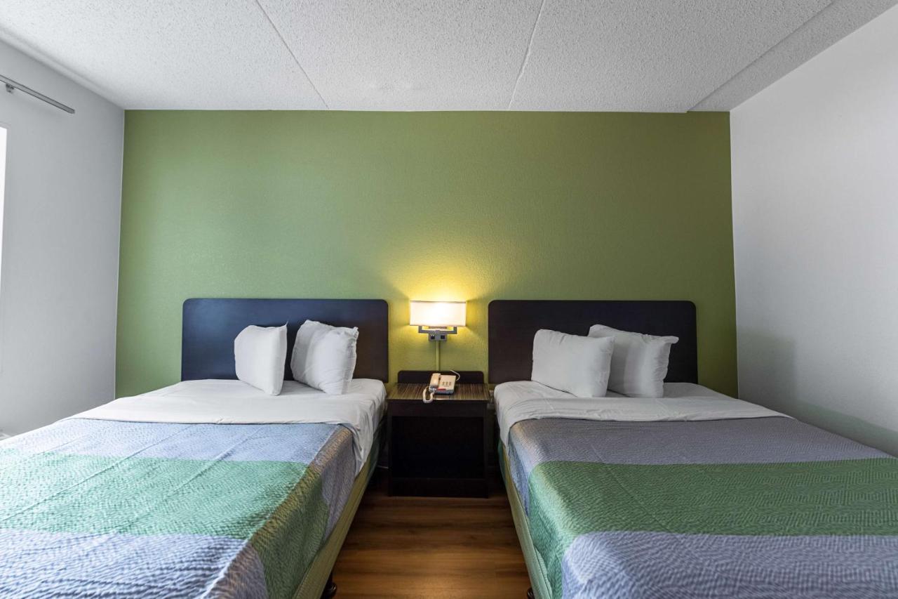 | Motel 6-Warminster, PA