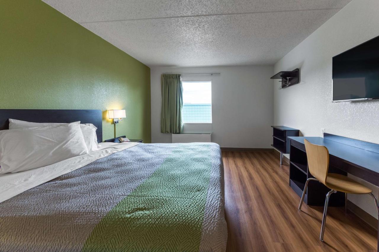 | Motel 6-Warminster, PA