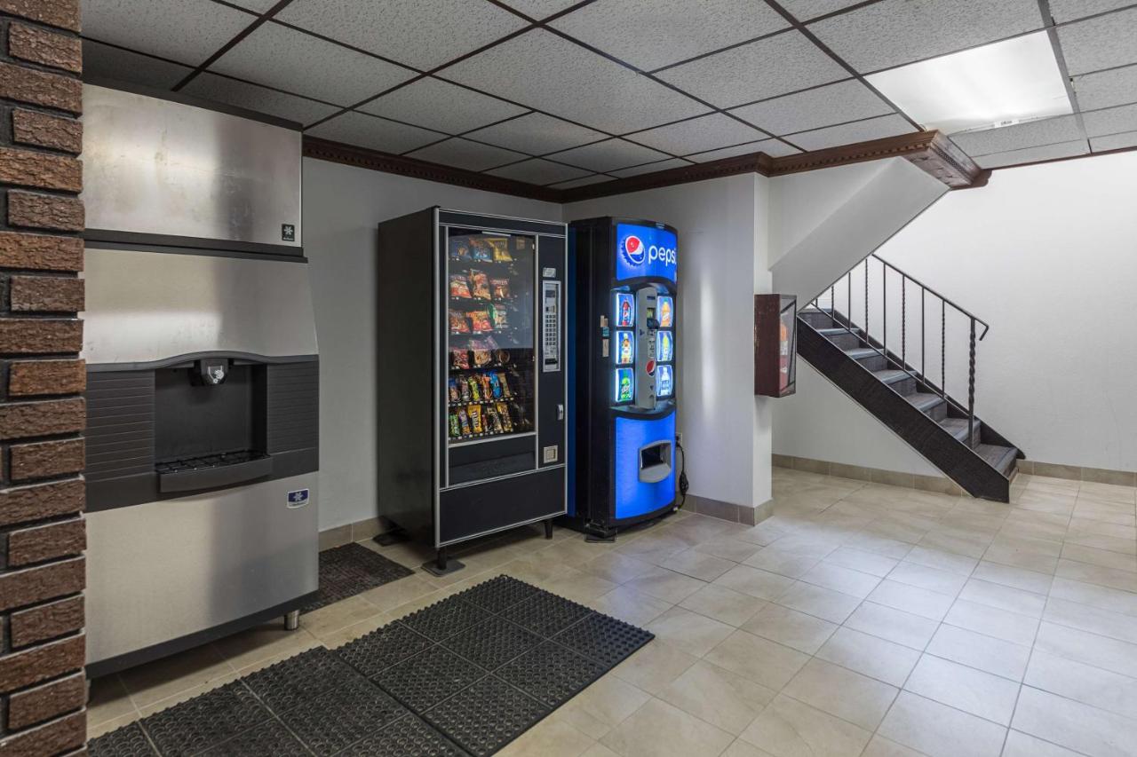 | Motel 6-Warminster, PA