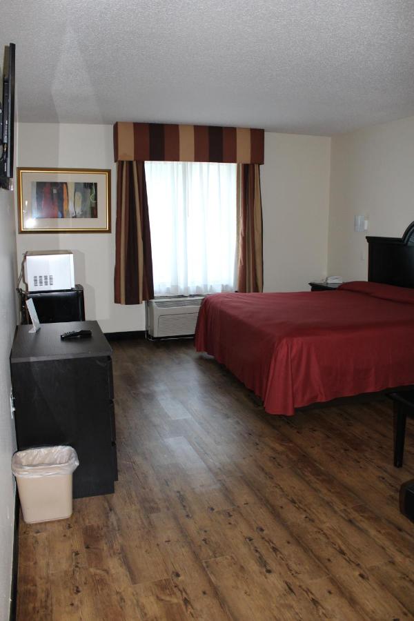 Deluxe King Suite at Noble Suites