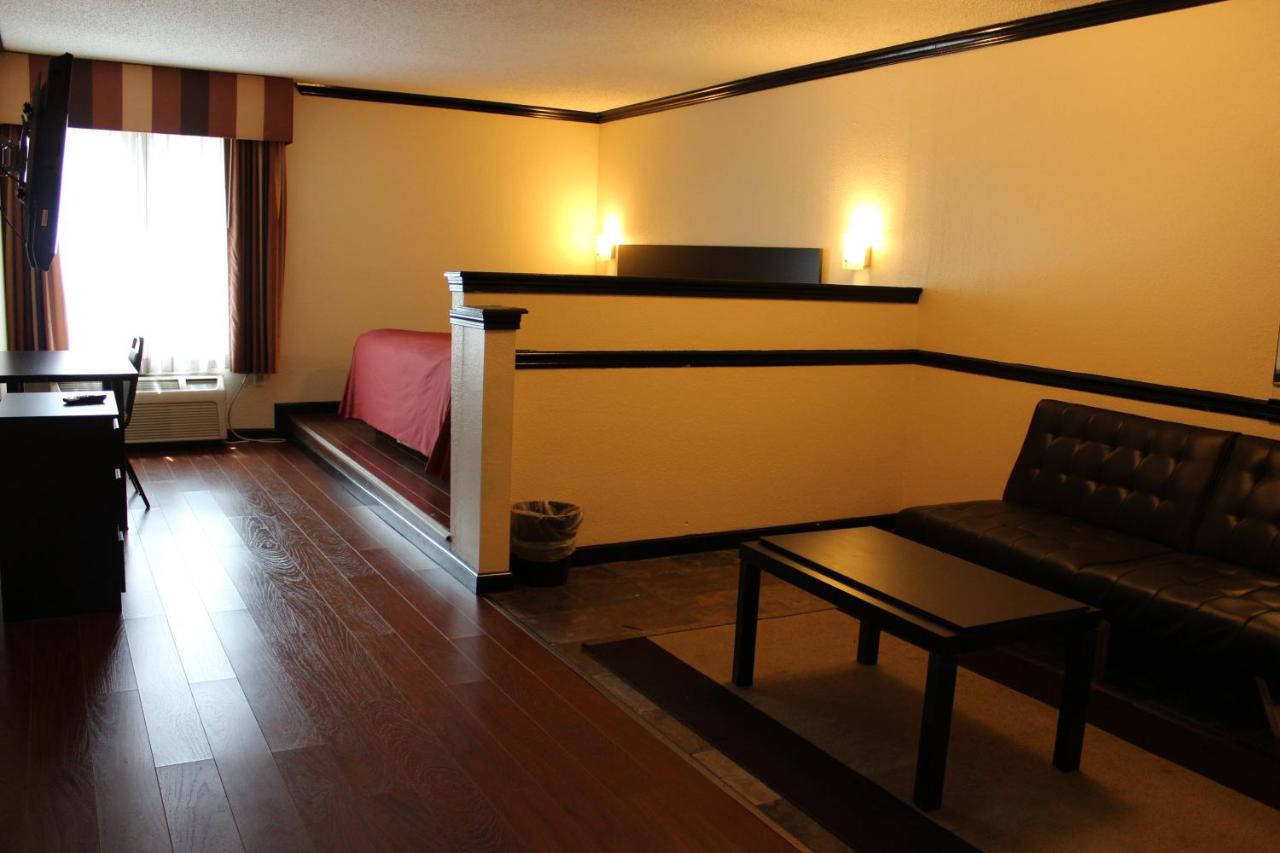 Deluxe King Suite at Noble Suites