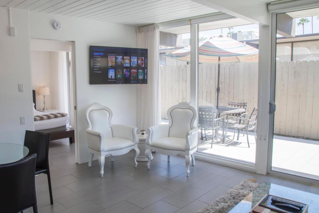 | Ocotillo Lodge