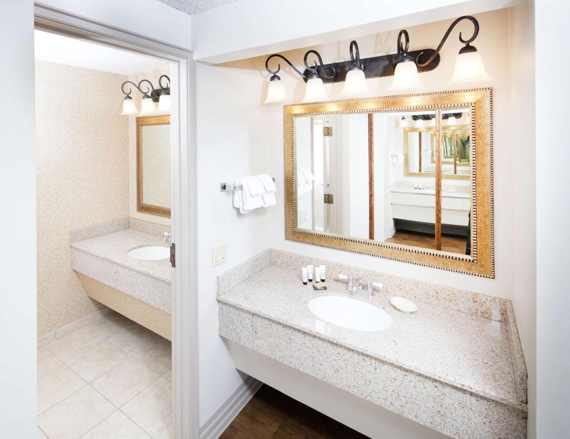 Premium King Room at Red Lion Hotel Boise Downtowner