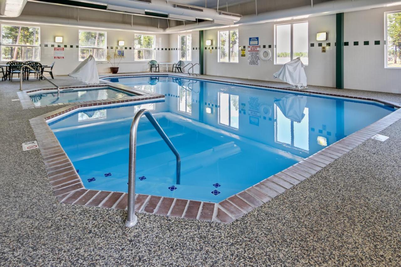 | Yellowstone West Gate Hotel