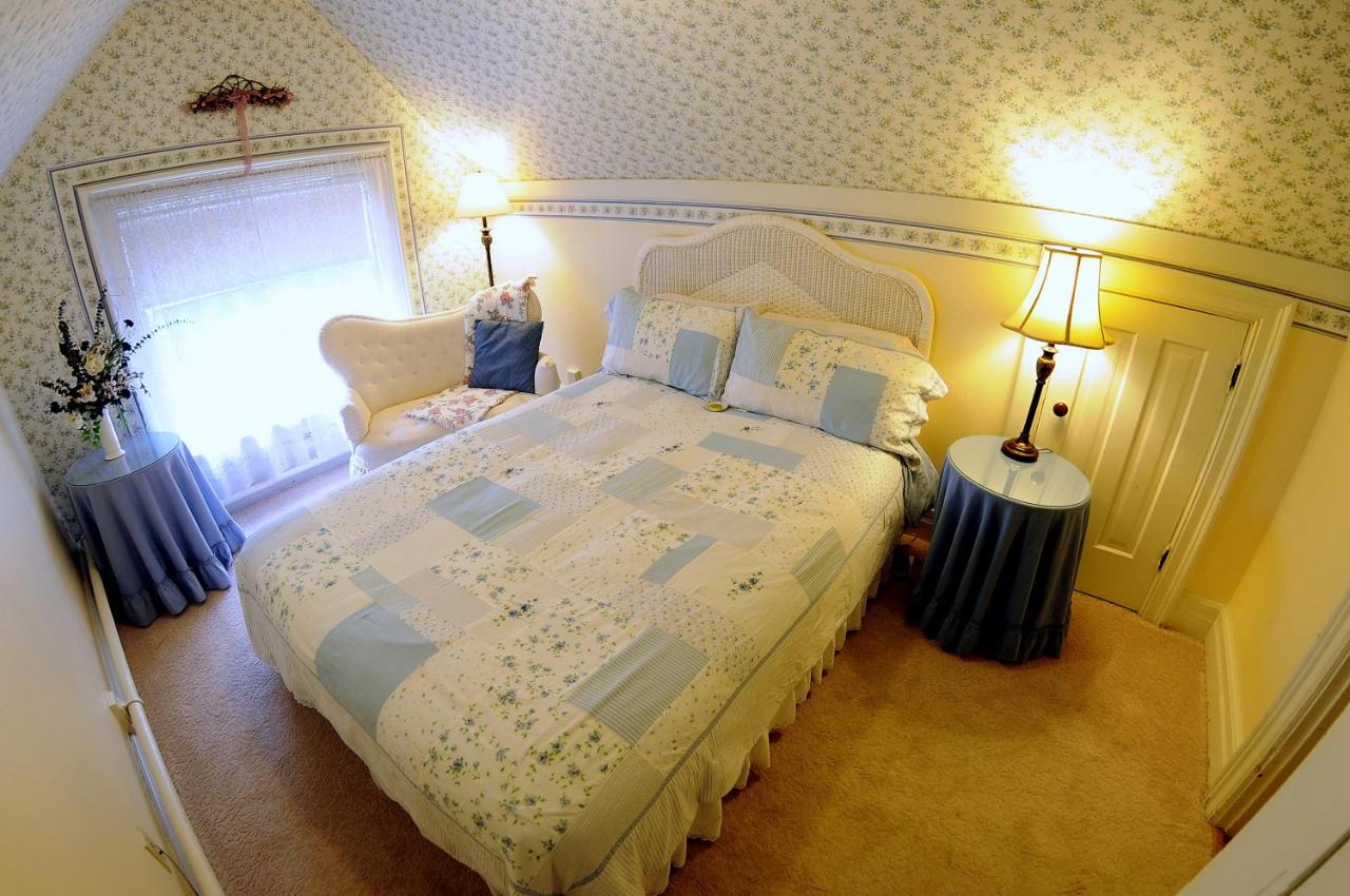 | The Oliver Inn