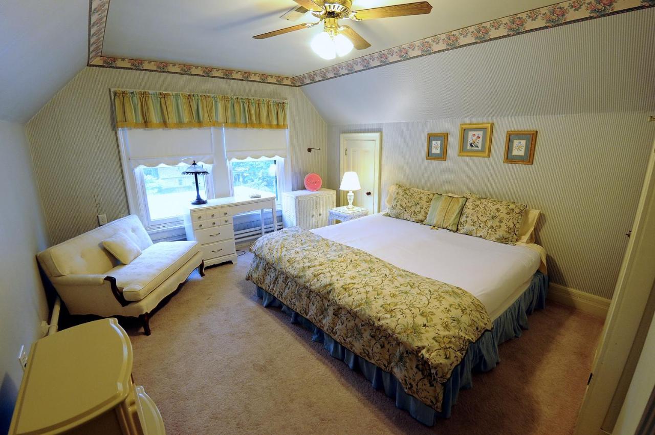 | The Oliver Inn