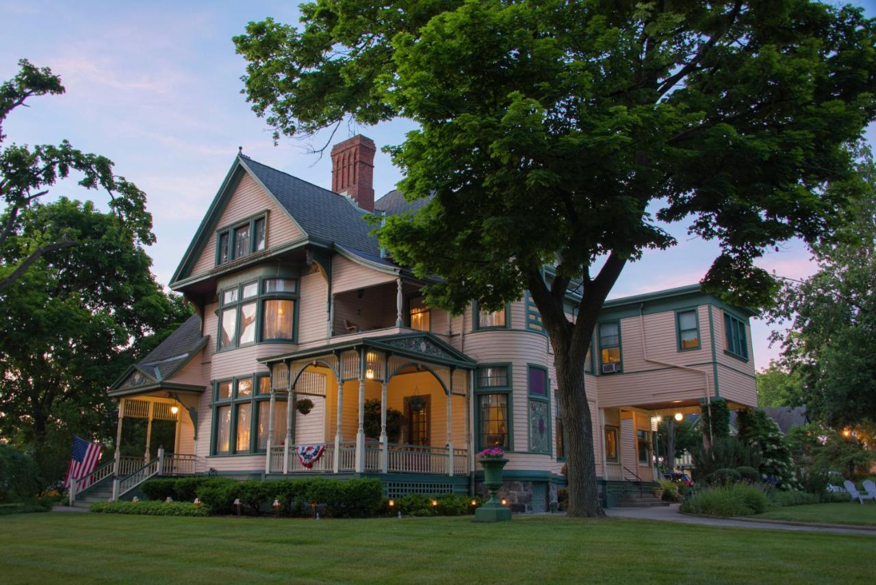 | The Oliver Inn