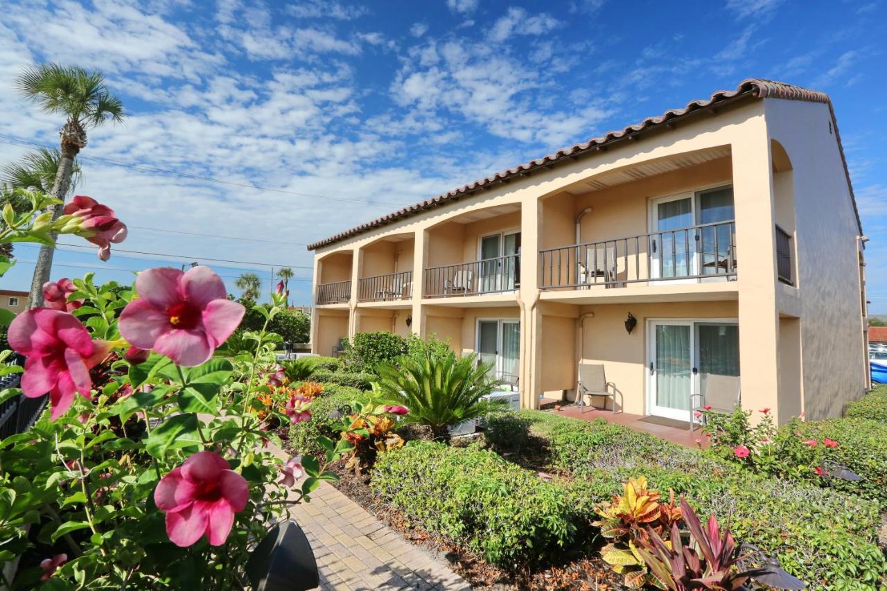 | La Fiesta Ocean Inn & Suites