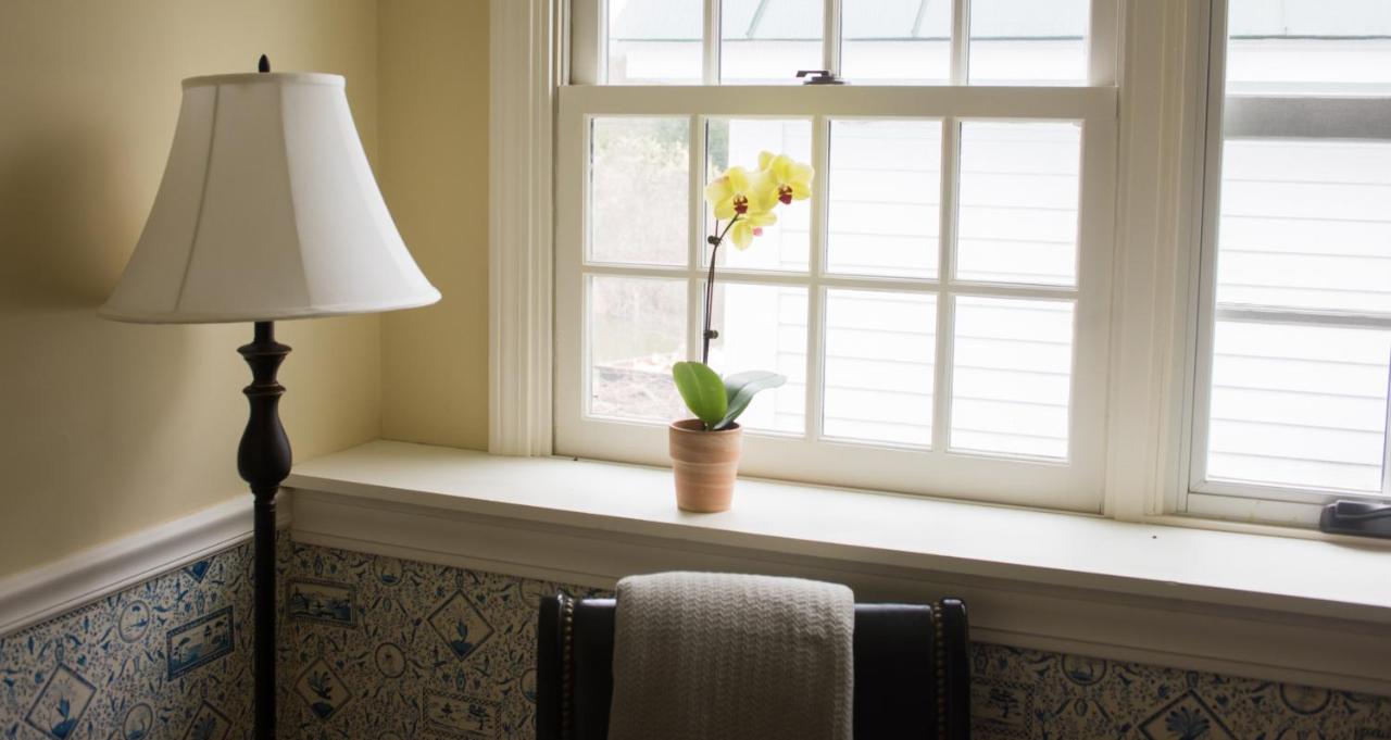 | Four Columns Inn