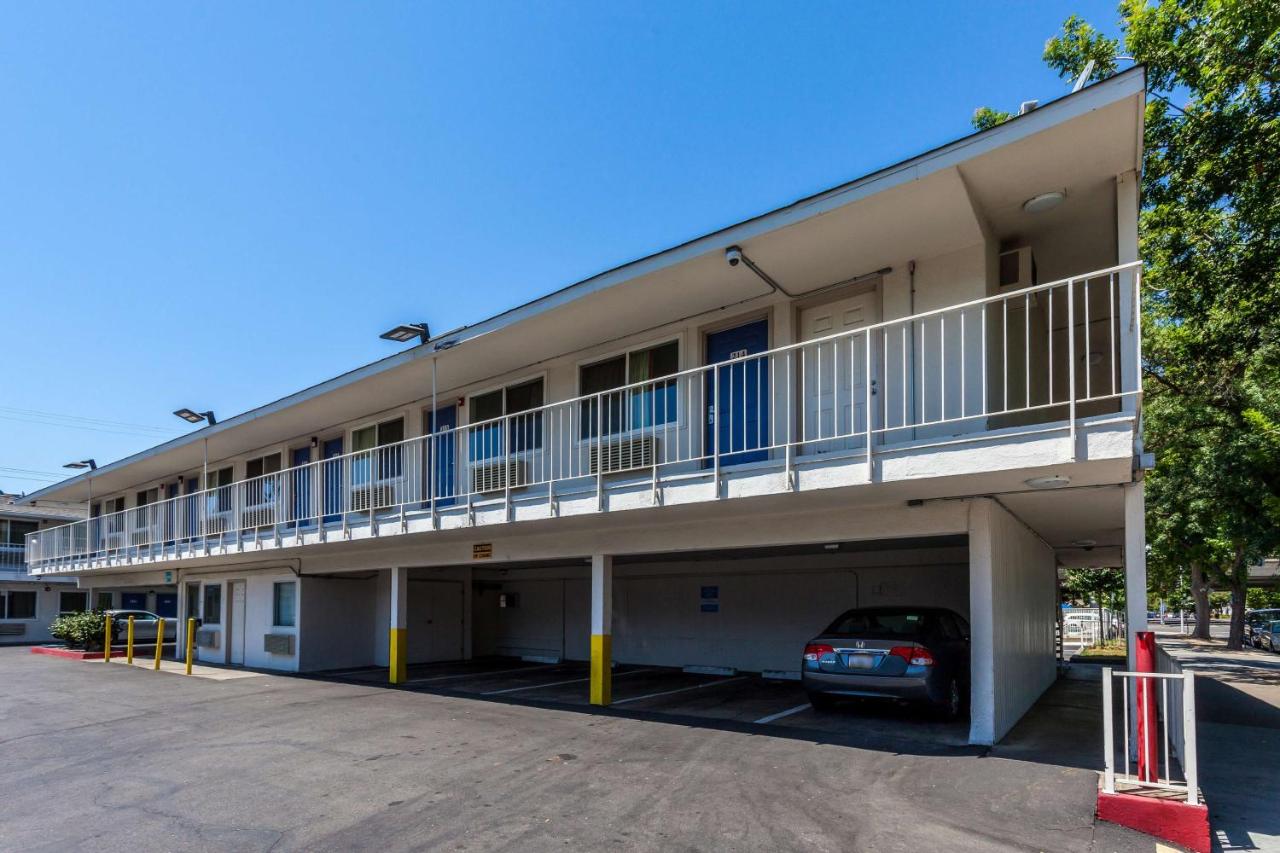 | Motel 6 Sacremento, Ca - Downton