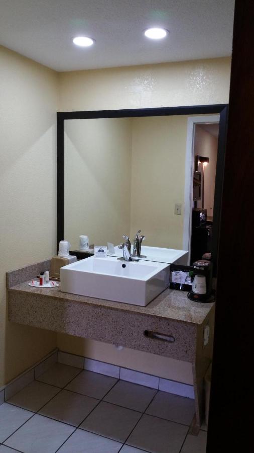| Days Inn by Wyndham St. Petersburg Central