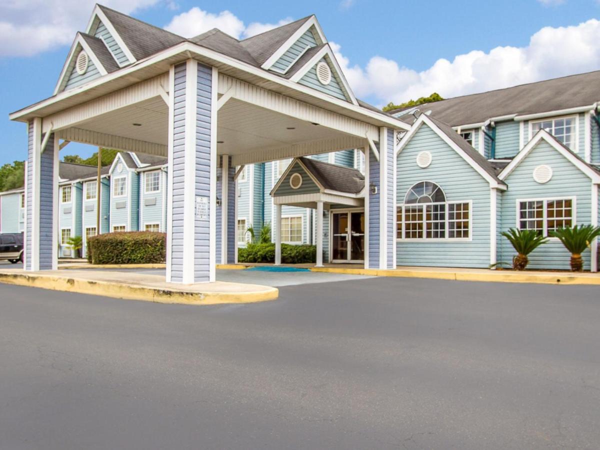 | Motel 6-Mobile, AL