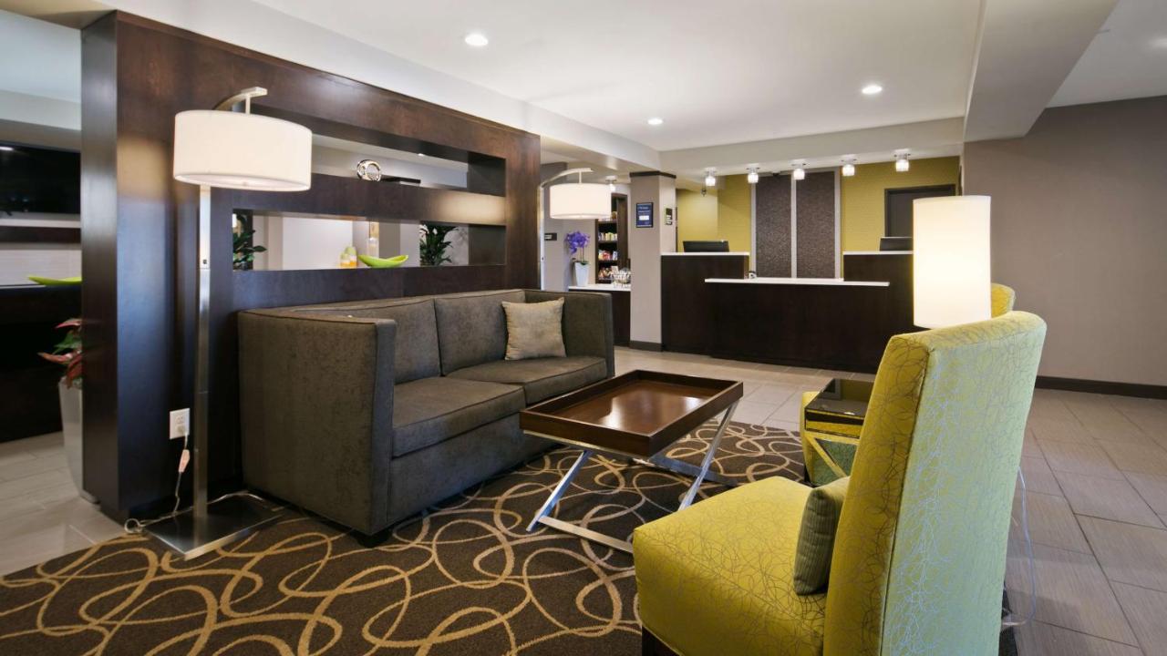 | Best Western Harvest Inn & Suites