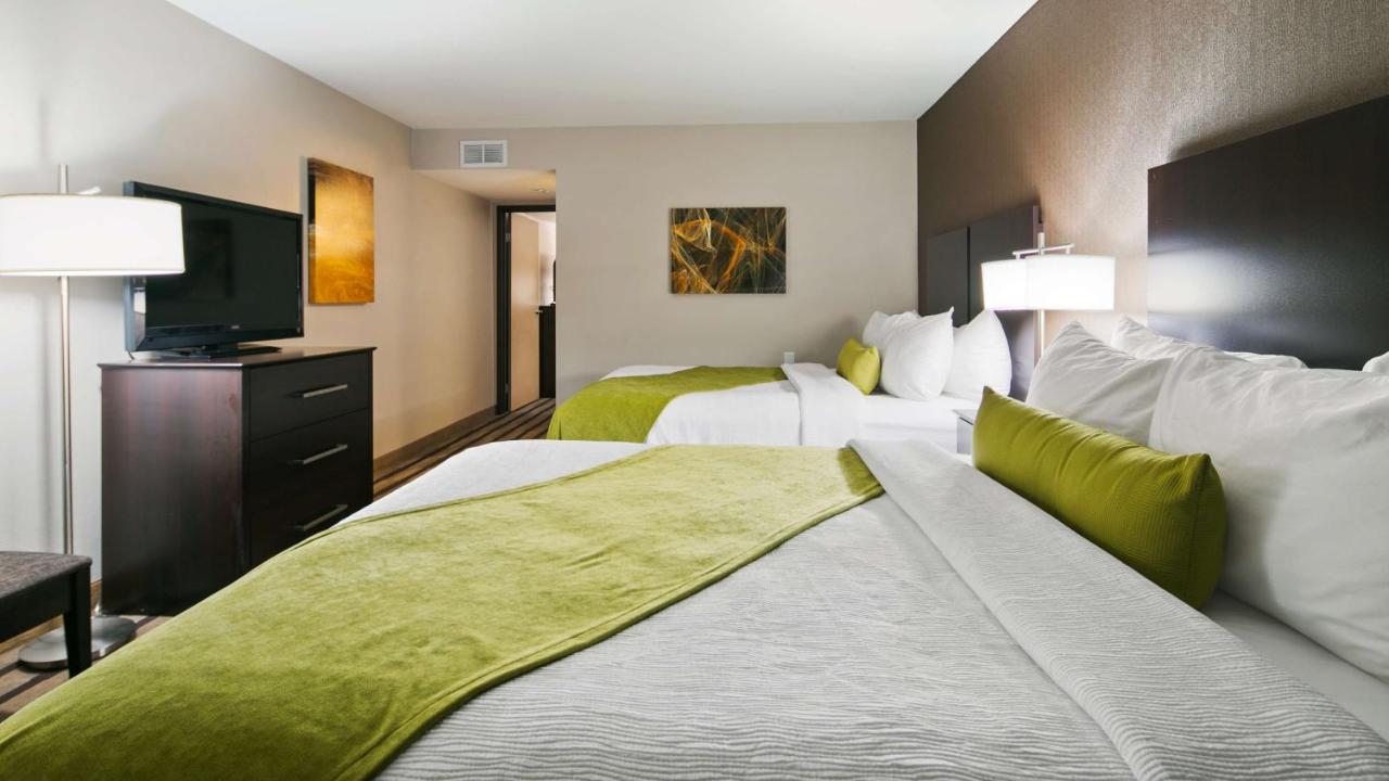 | Best Western Harvest Inn & Suites