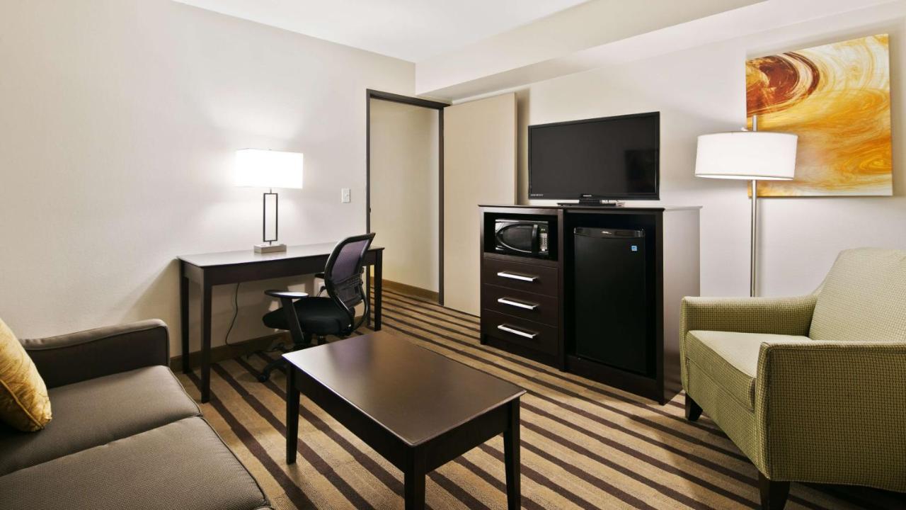 | Best Western Harvest Inn & Suites