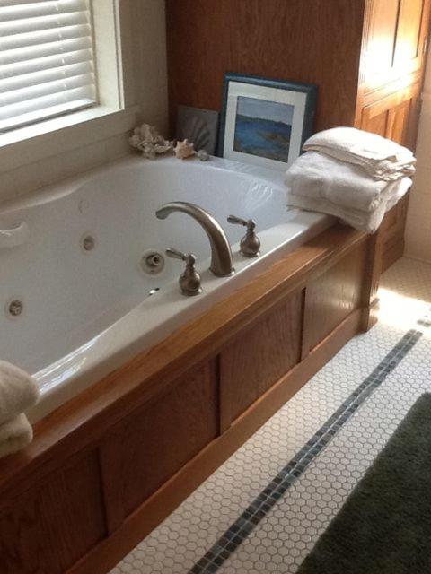 | Clary Lake Bed and Breakfast