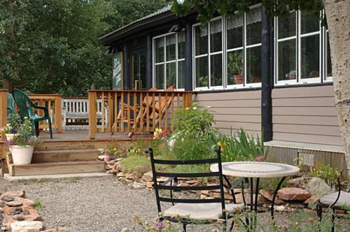 | Elk Mountain Lodge