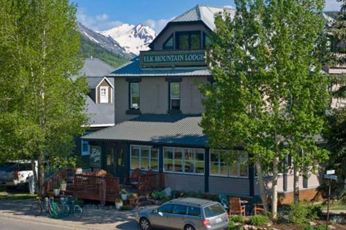 | Elk Mountain Lodge