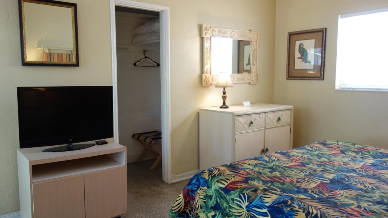 Deluxe Queen Room at Ocean Inn